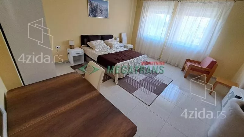 Petosoban stan | 4zida