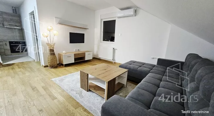 Troiposoban stan | 4zida