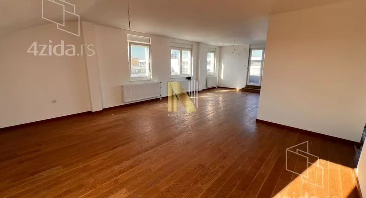 Šestosoban stan | 4zida