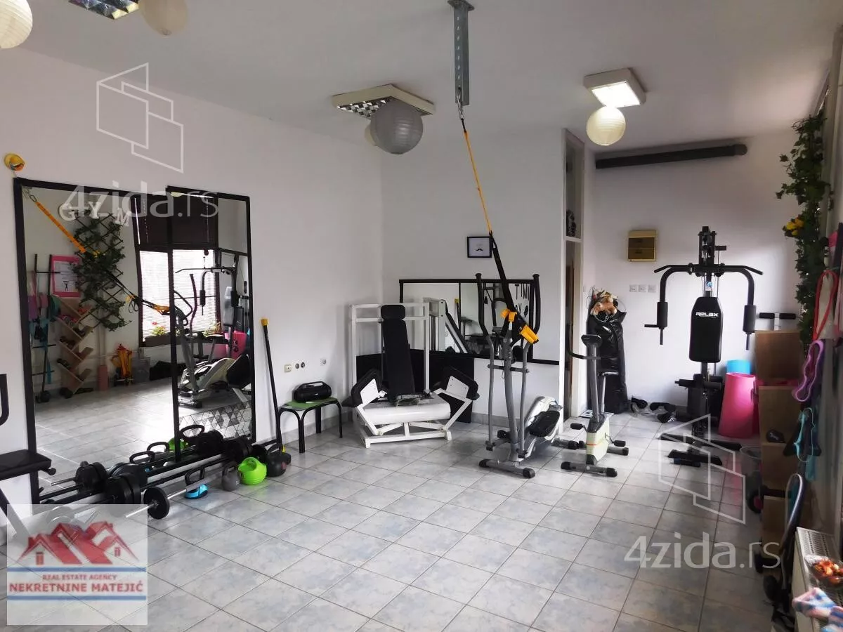 Lokal | 4zida
