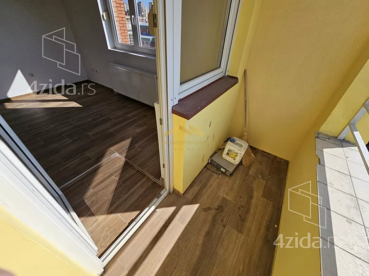 Četvoroiposoban stan | 4zida