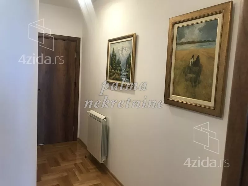 Petosoban stan | 4zida
