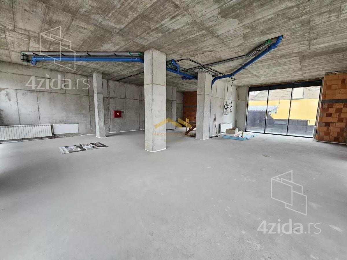 Poslovni prostor | 4zida