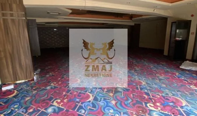 Poslovna zgrada | 4zida