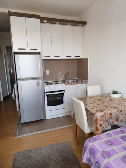 Radnih akcija | 4zida.rs