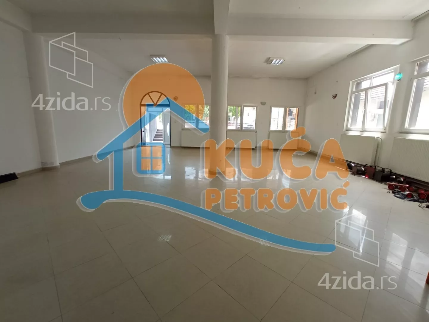 Lokal | 4zida