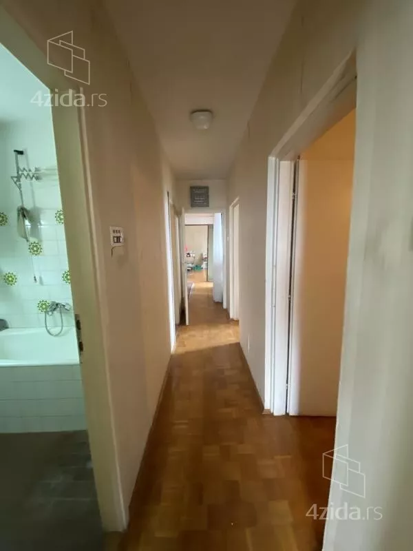 Troiposoban stan | 4zida