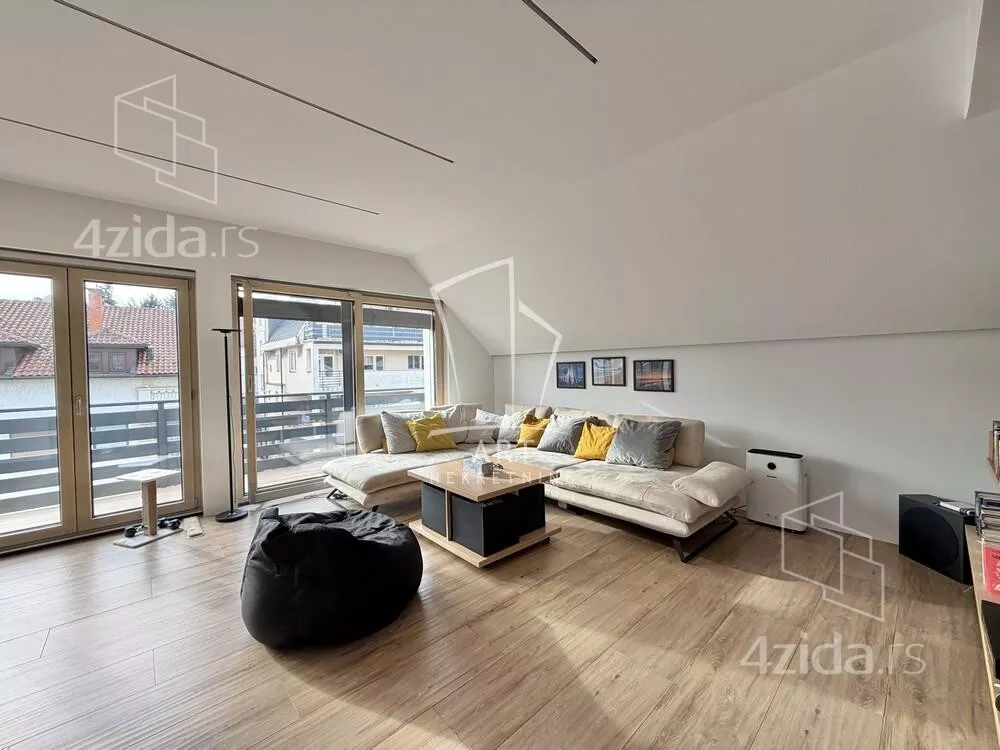 Troiposoban stan | 4zida