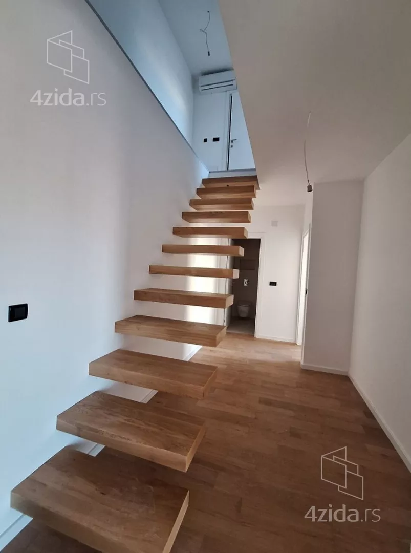 Četvoroiposoban stan | 4zida