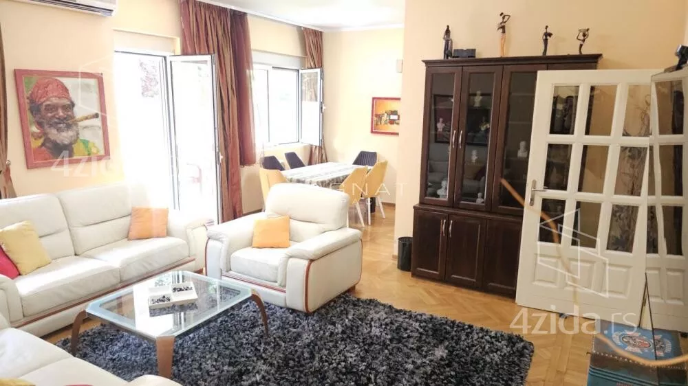 Petosoban stan | 4zida