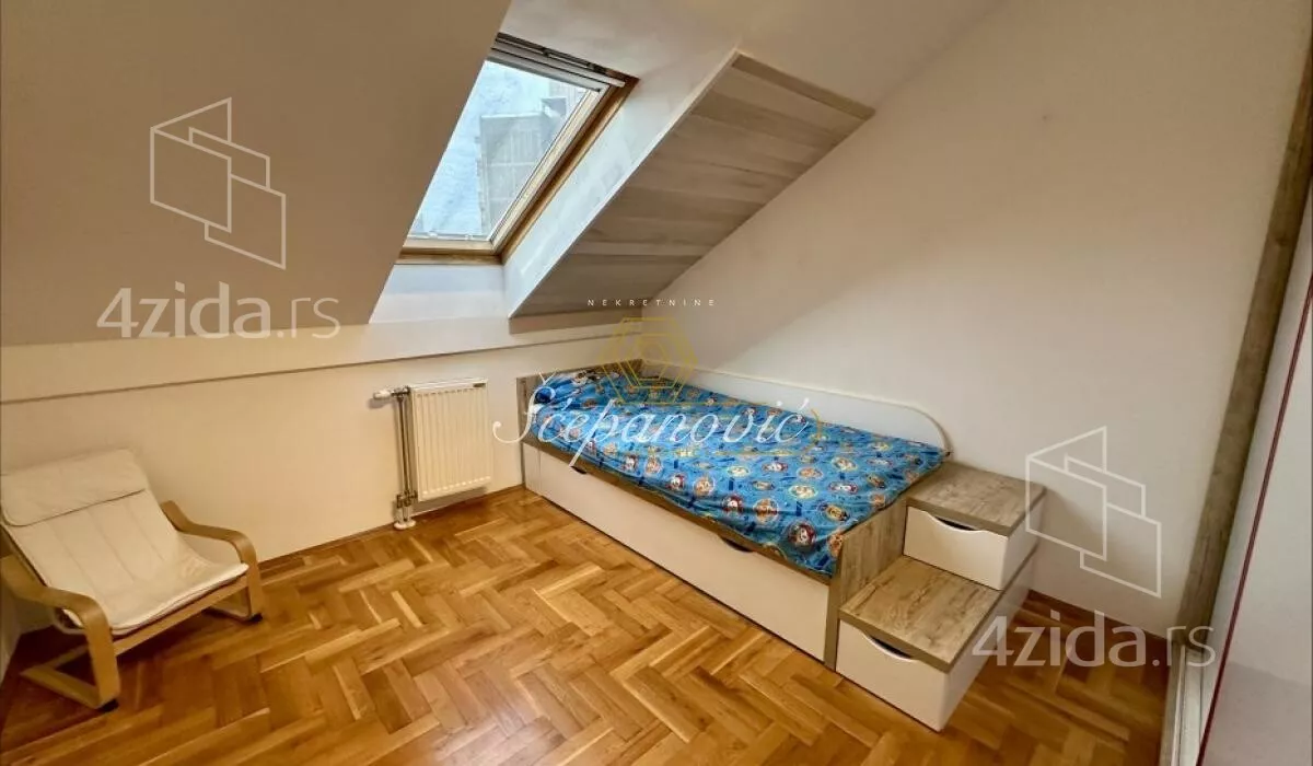 Troiposoban stan | 4zida