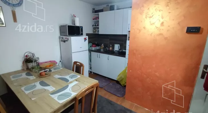 Četvoroiposoban stan | 4zida