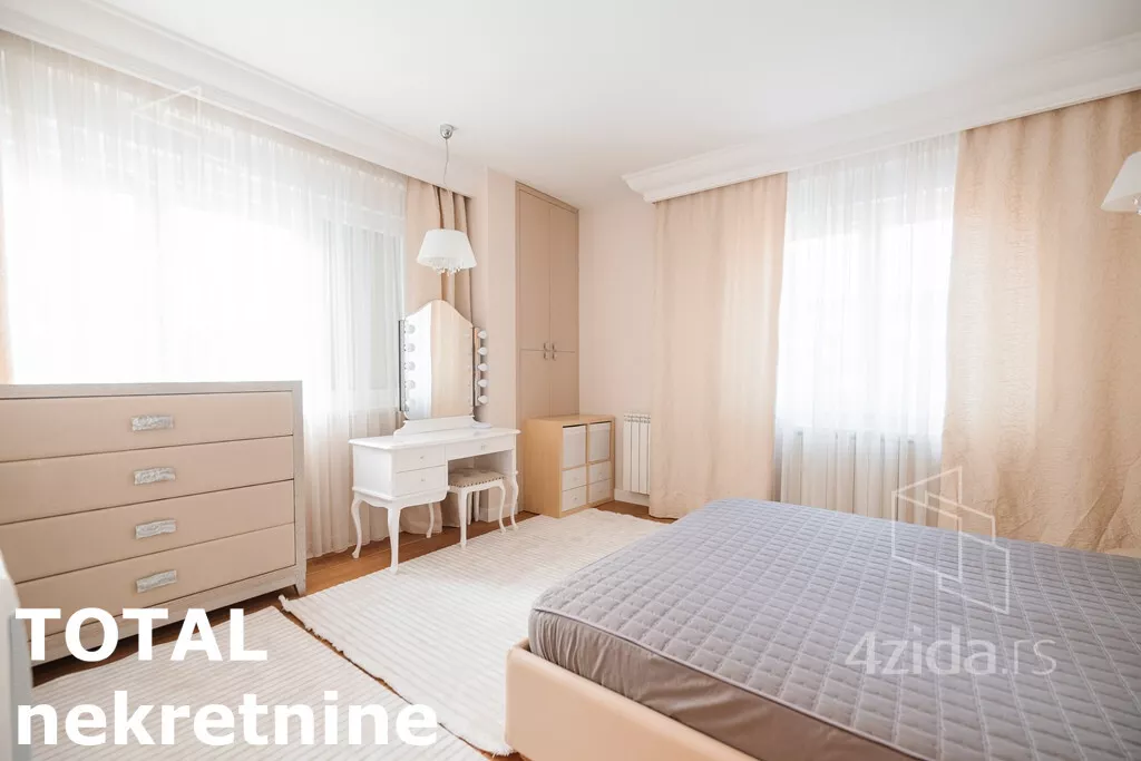 Šestosoban stan | 4zida