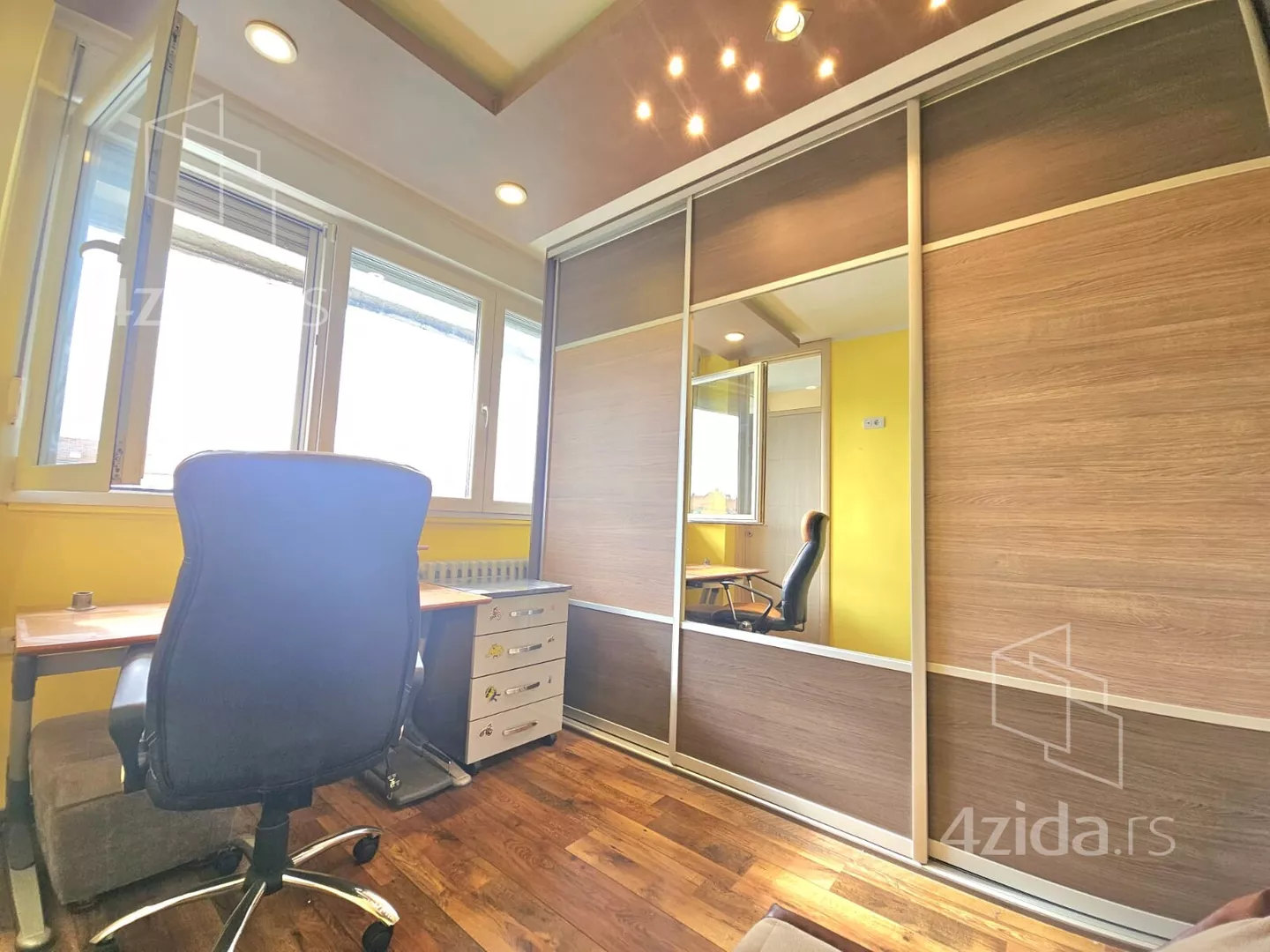 Dvoiposoban stan | 4zida