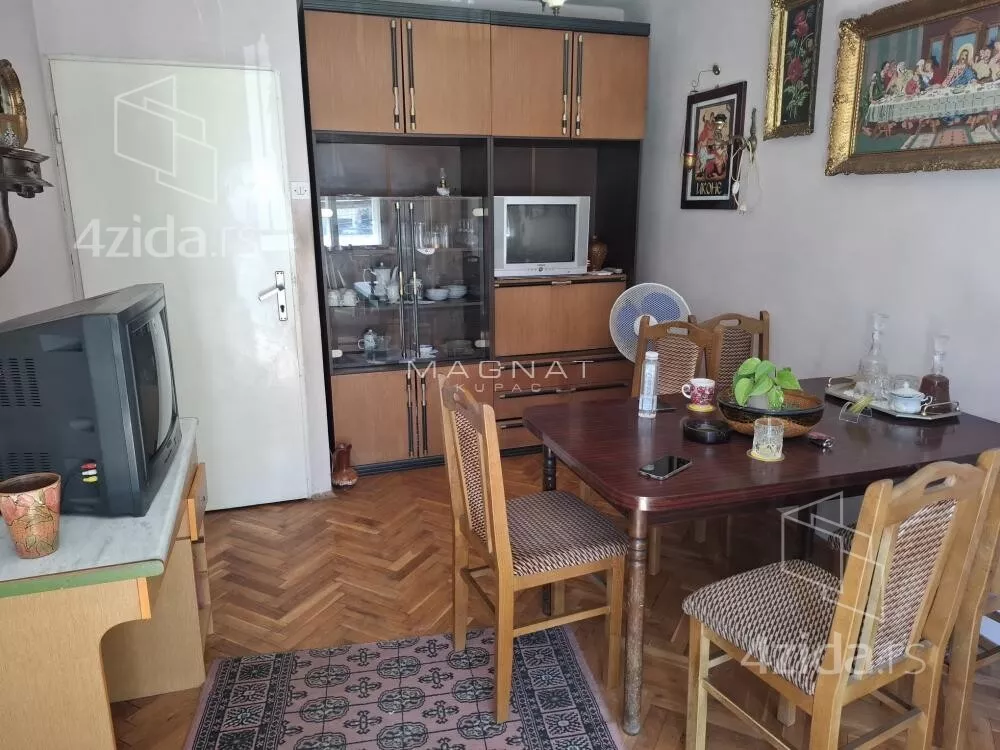 Četvoroiposoban stan | 4zida