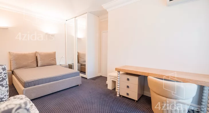 Šestosoban stan | 4zida