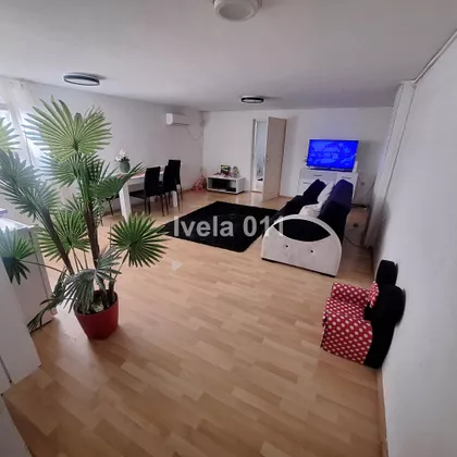 Emilije Jakšić | 4zida.rs