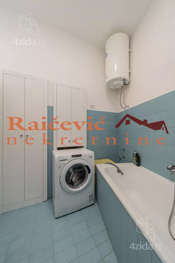 Četvoroiposoban stan | 4zida