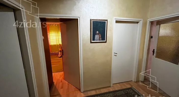 Šestosoban stan | 4zida