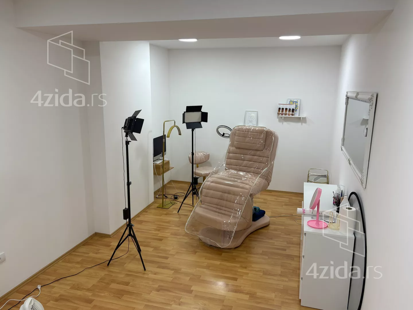 Lokal | 4zida