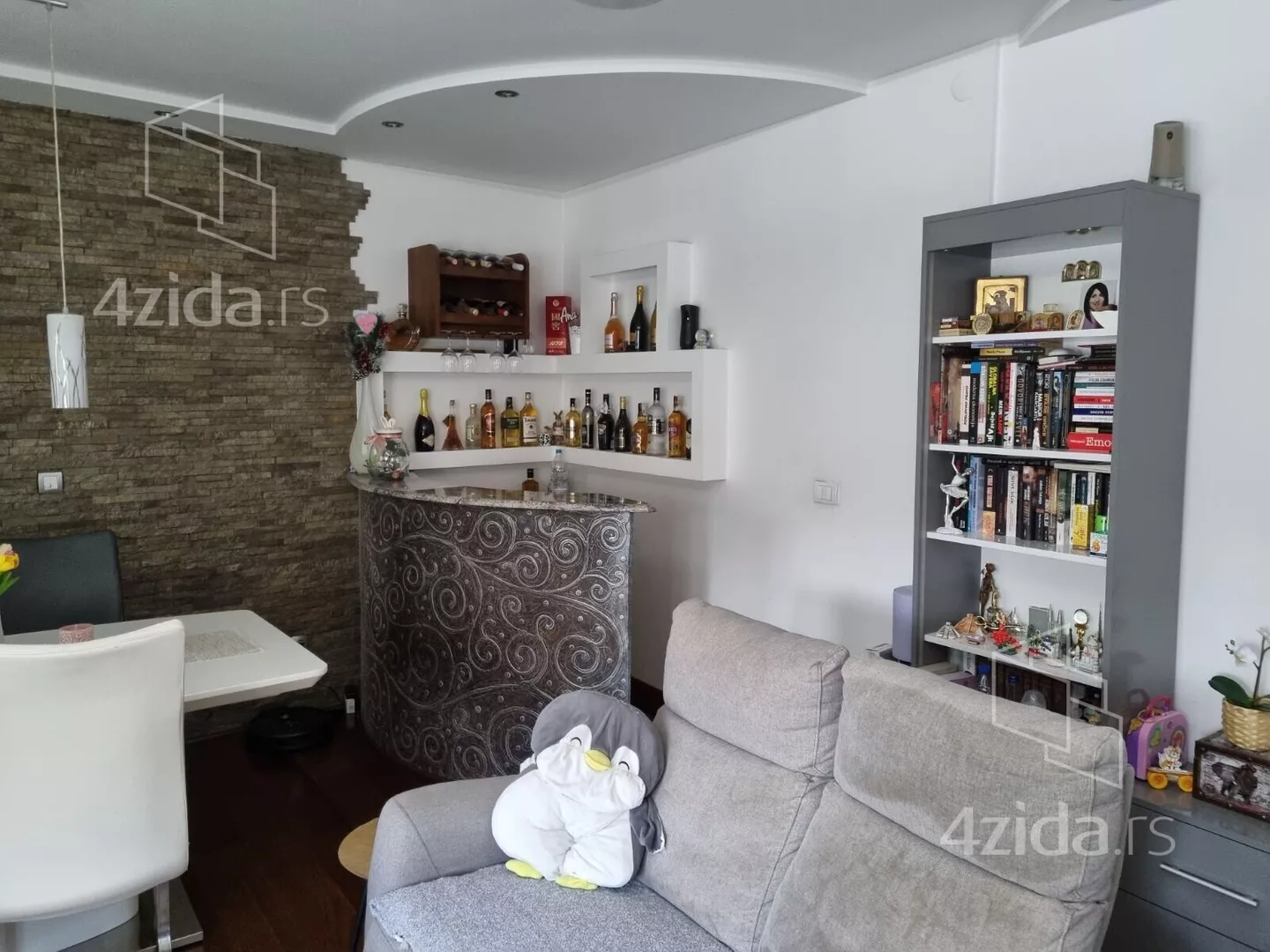 Četvoroiposoban stan | 4zida