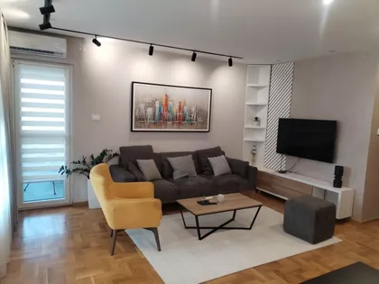 Dom Zdravlja | 4zida.rs