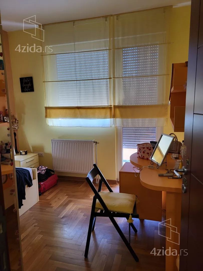 Petosoban stan | 4zida