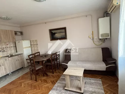Karađorđeva | 4zida.rs