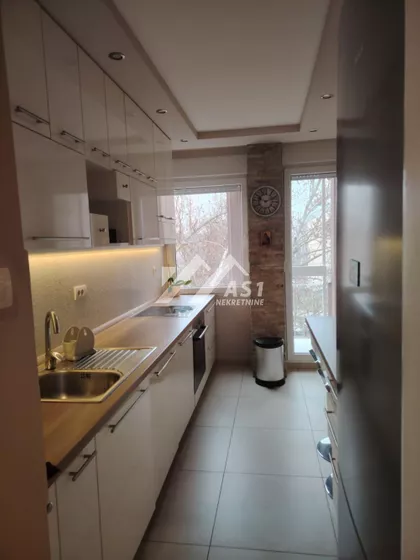 Balzakova | 4zida.rs