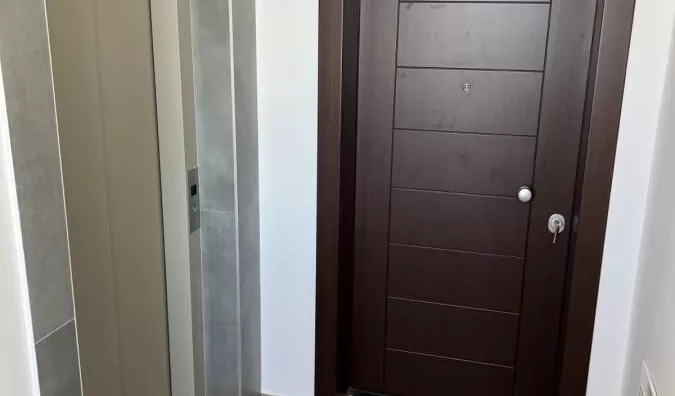 Šestosoban stan | 4zida
