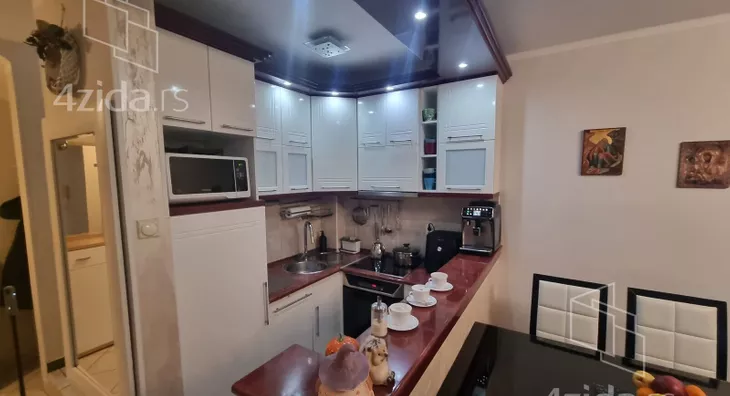 Troiposoban stan | 4zida