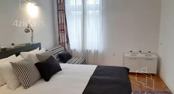 Četvoroiposoban stan | 4zida