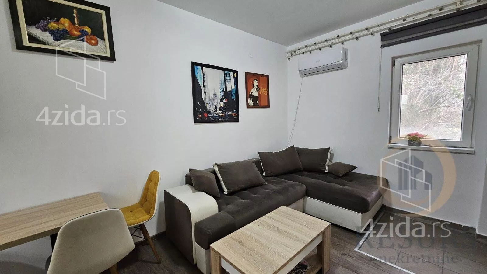 Jednoiposoban stan | 4zida