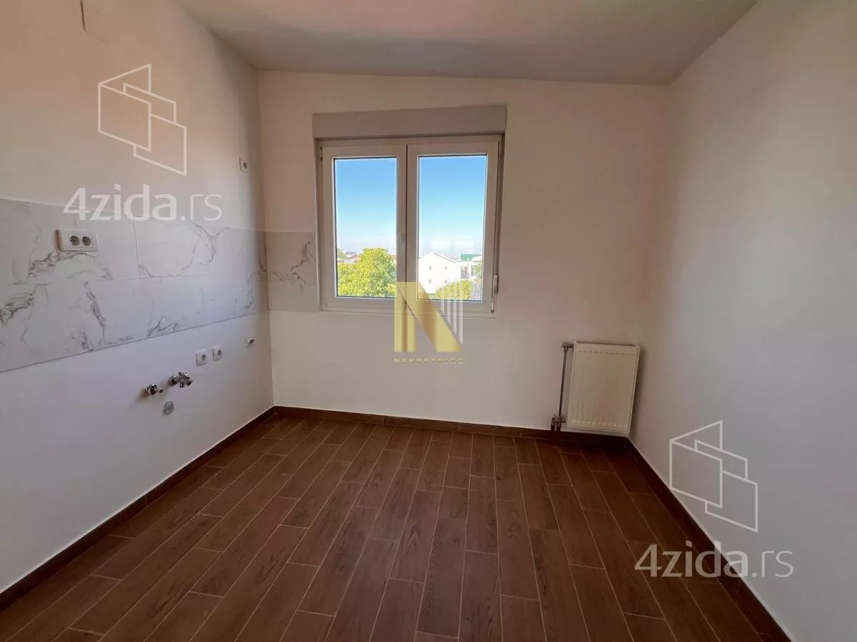 Šestosoban stan | 4zida
