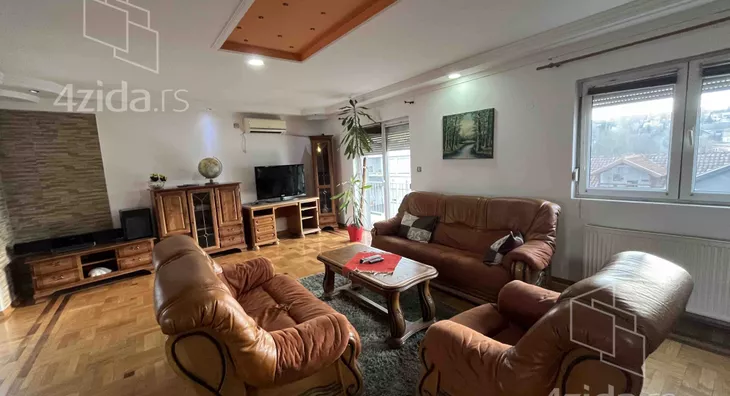 Petosoban stan | 4zida