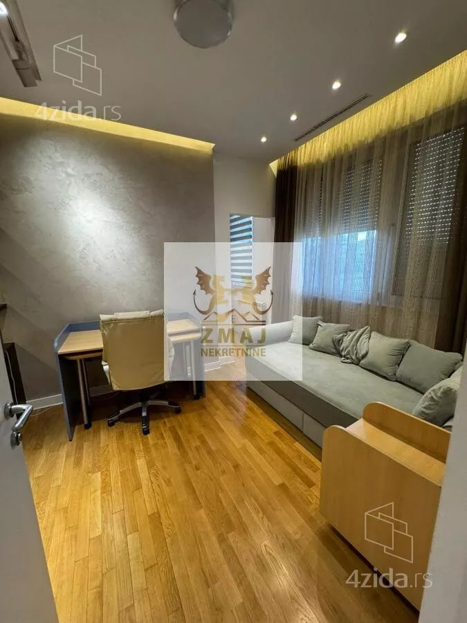 Sedmosoban stan | 4zida