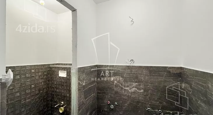 Lokal | 4zida