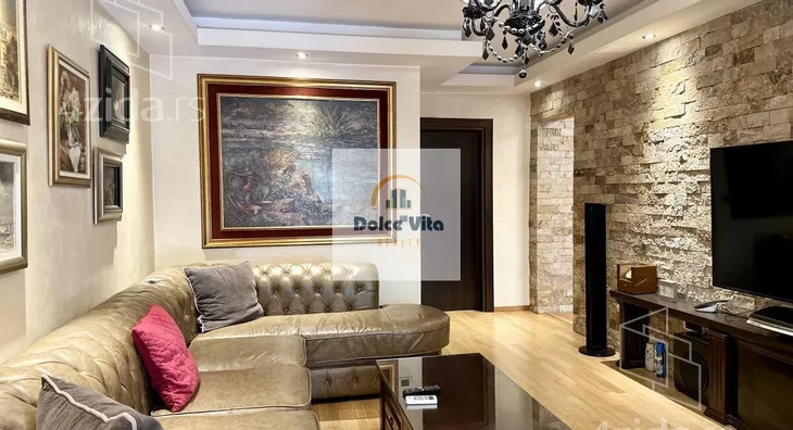 Šestosoban stan | 4zida