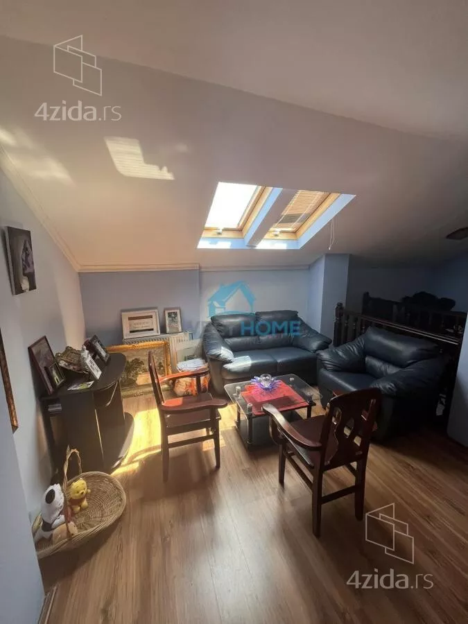 Petosoban stan | 4zida