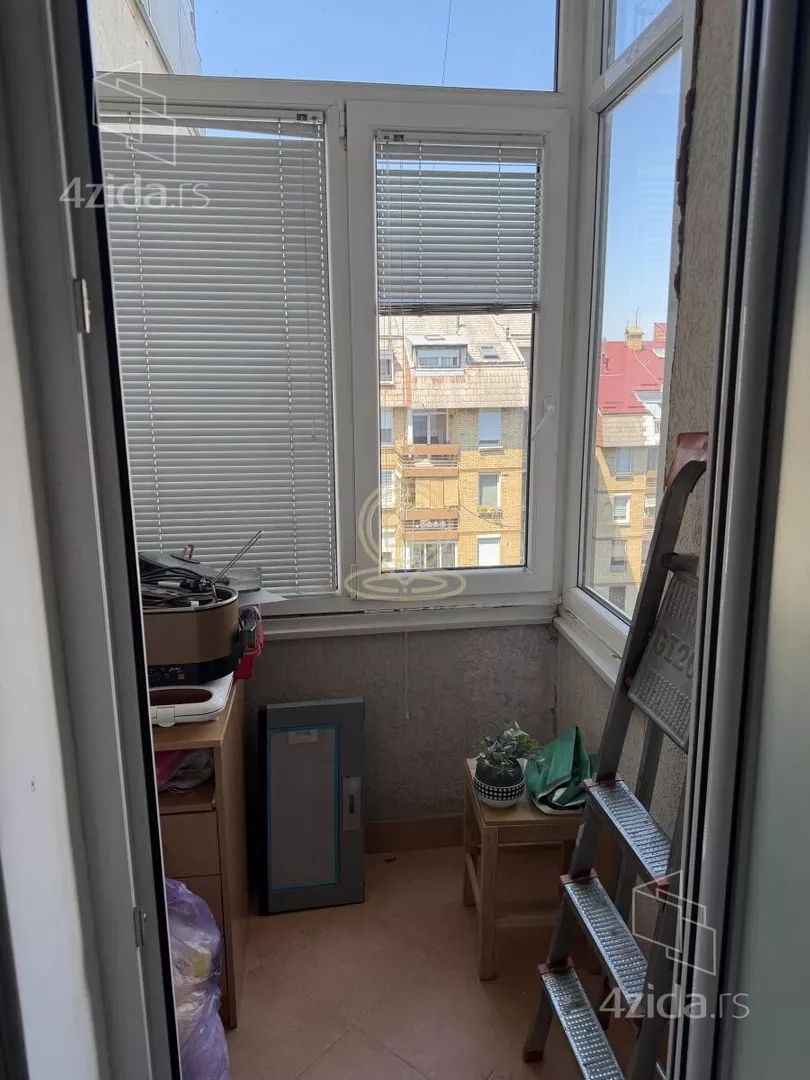 Petosoban stan | 4zida