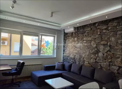 Vukov Spomenik | 4zida.rs