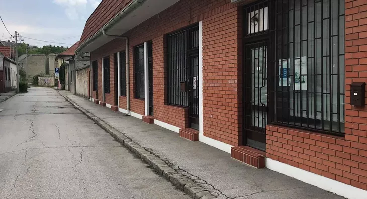 Lokal | 4zida