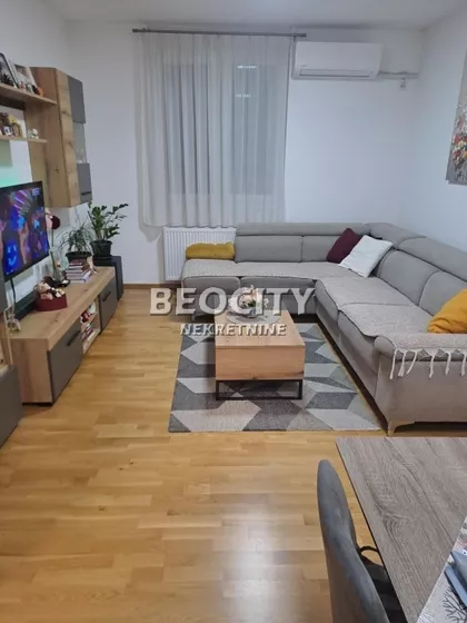 Marije Bursać | 4zida.rs