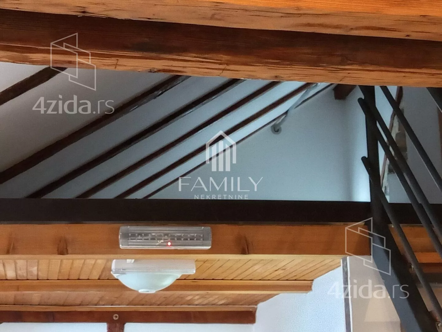 Četvoroiposoban stan | 4zida