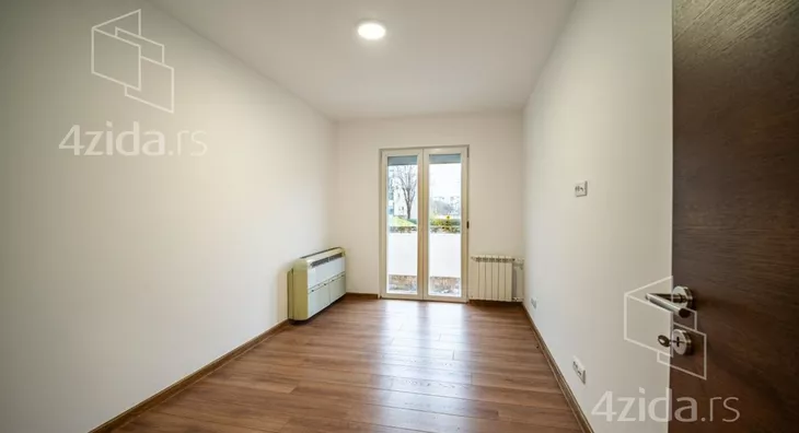 Četvoroiposoban stan | 4zida