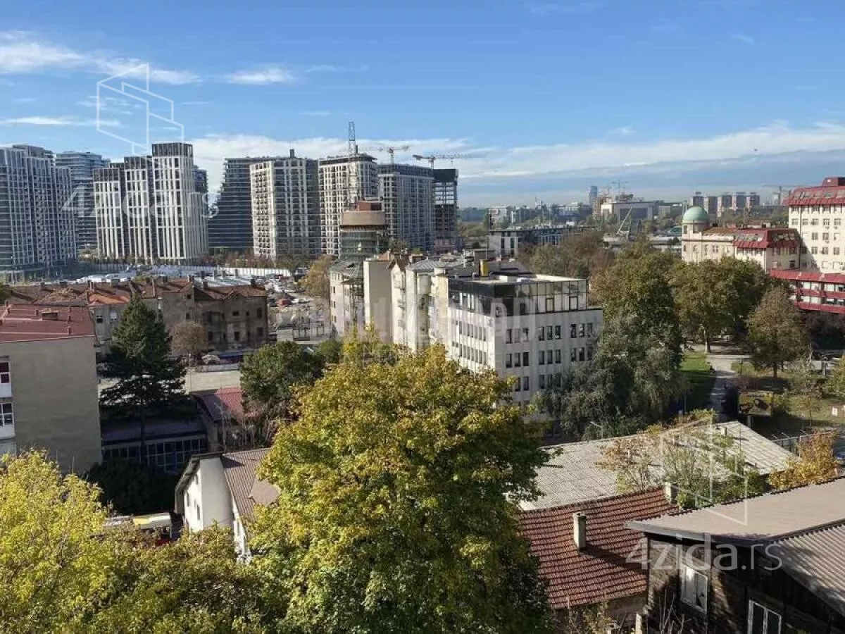 Šestosoban stan | 4zida