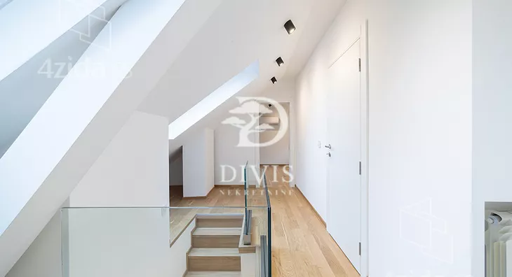 Četvoroiposoban stan | 4zida