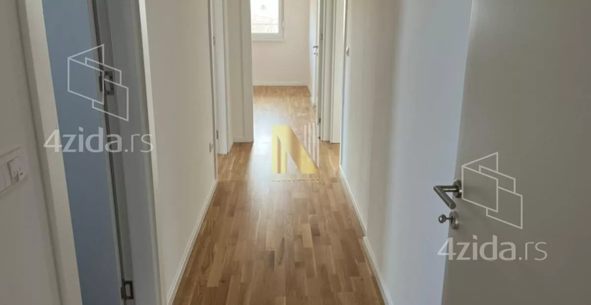 Četvoroiposoban stan | 4zida