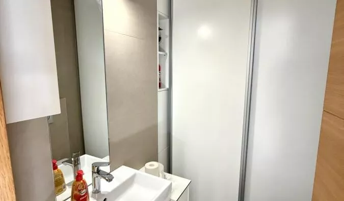 Sedmosoban stan | 4zida