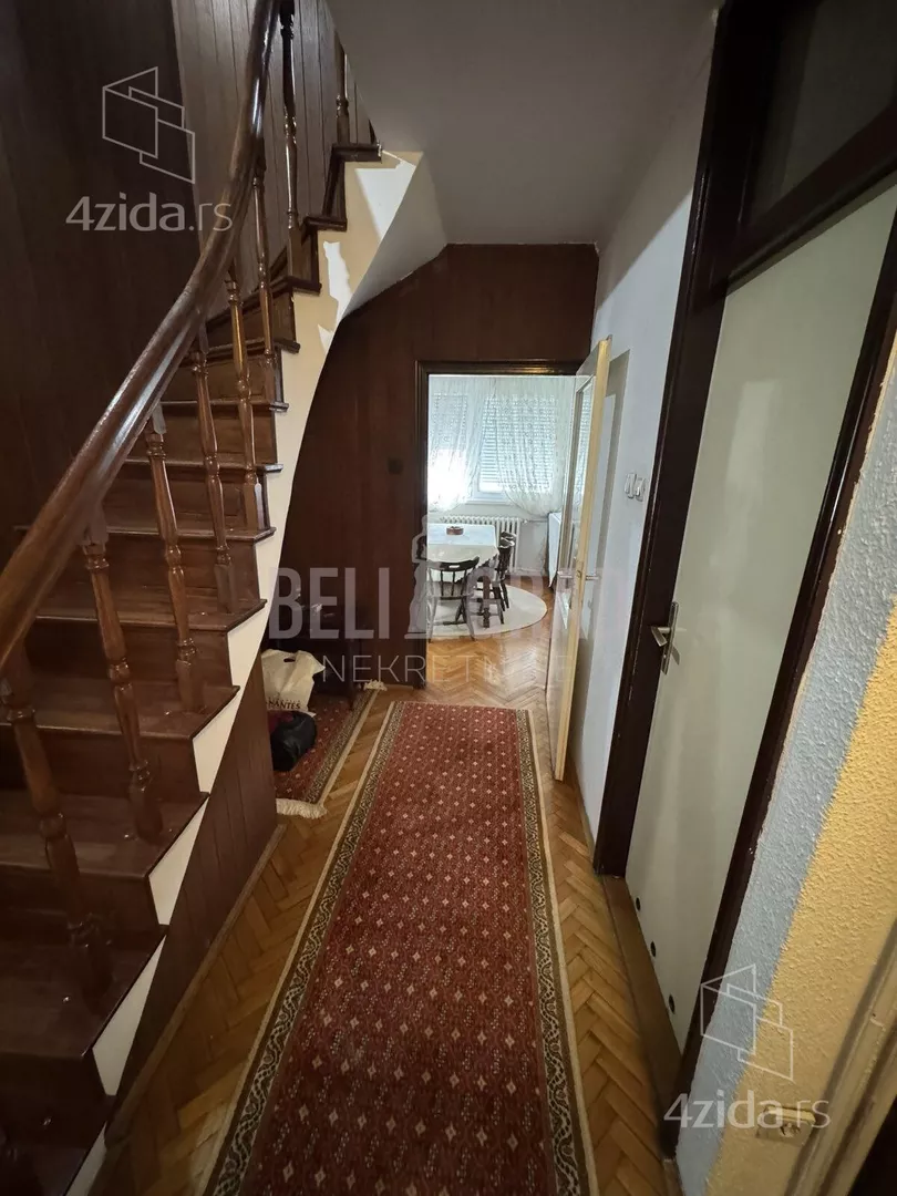 Četvoroiposoban stan | 4zida